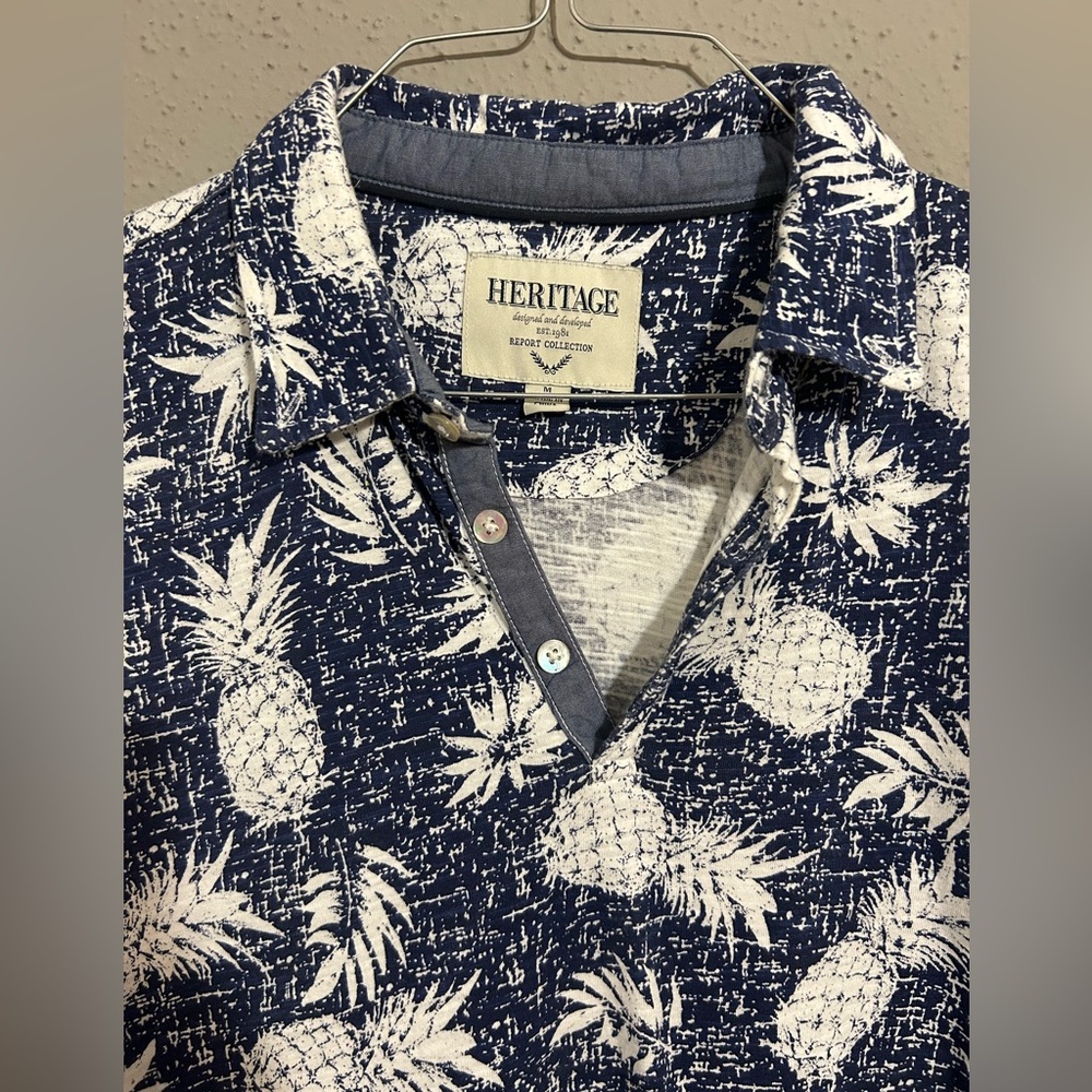 Heritage Blue and White Pineapple Print Men's Shirt. Size MD. Great condition - Picture 2 of 5